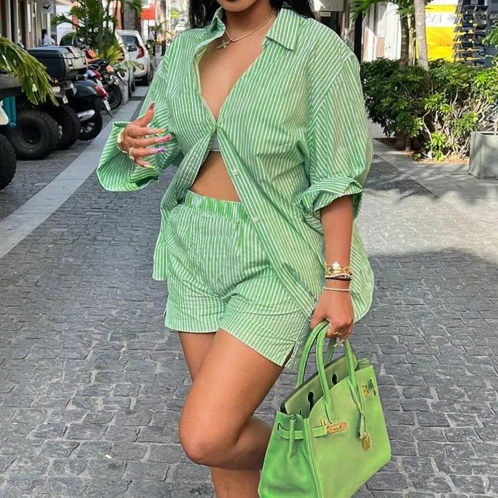 Short Set - Picture 2 of 2